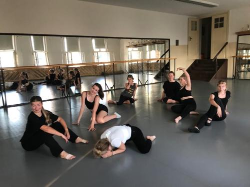 f2736277-998f-4814-851c-b10750b59ed4