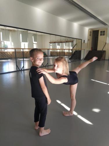 f4724d75-80e9-40b0-bde9-1c9089b36e76